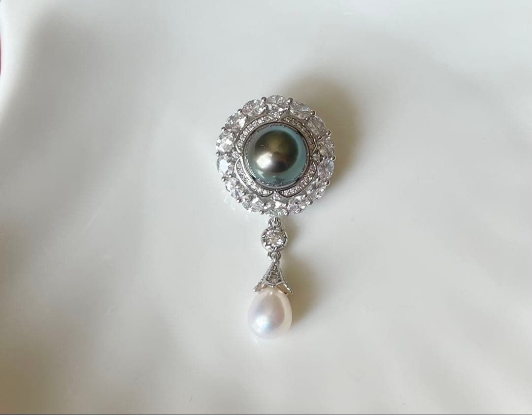 黒蝶真珠 本真珠 ブローチ 大玉 真円 高品質 南洋パール タヒチ