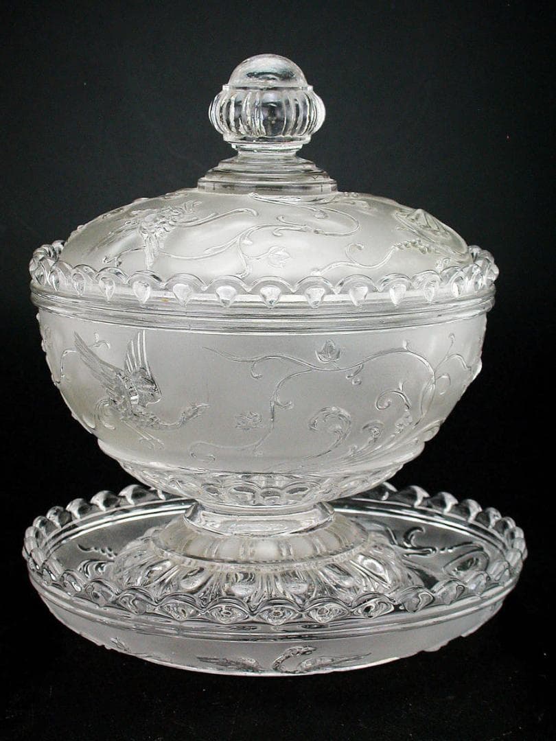 銘品1880年頃製 オールドバカラ ルネサンス様式鳳凰紋様飛鳥唐草紋蓋物