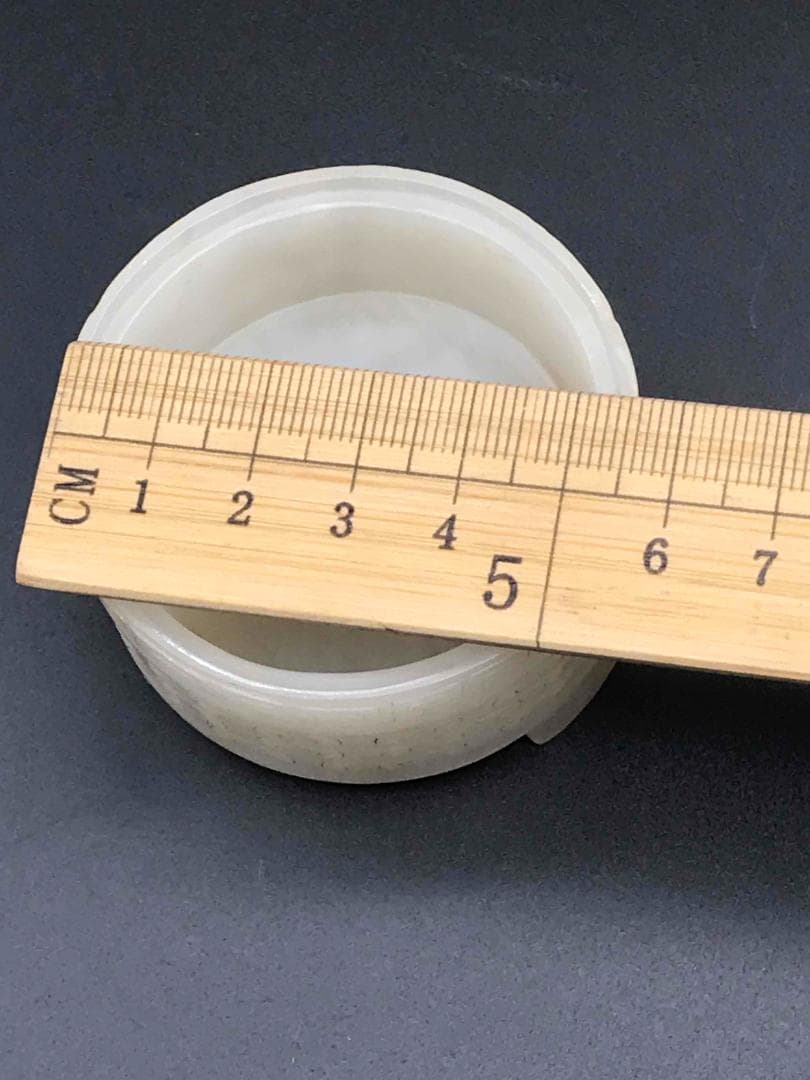 清時代　和田玉 神獣双龍鈕鼓釘浮彫三足香炉　香合　香盒　蓋付き(F-59)