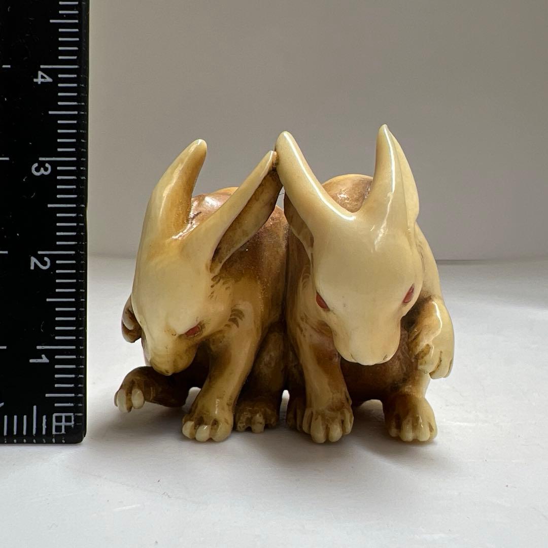 岡友銘　極上ウサギ根付　30g 東Y8-0113☆2Fトトサ