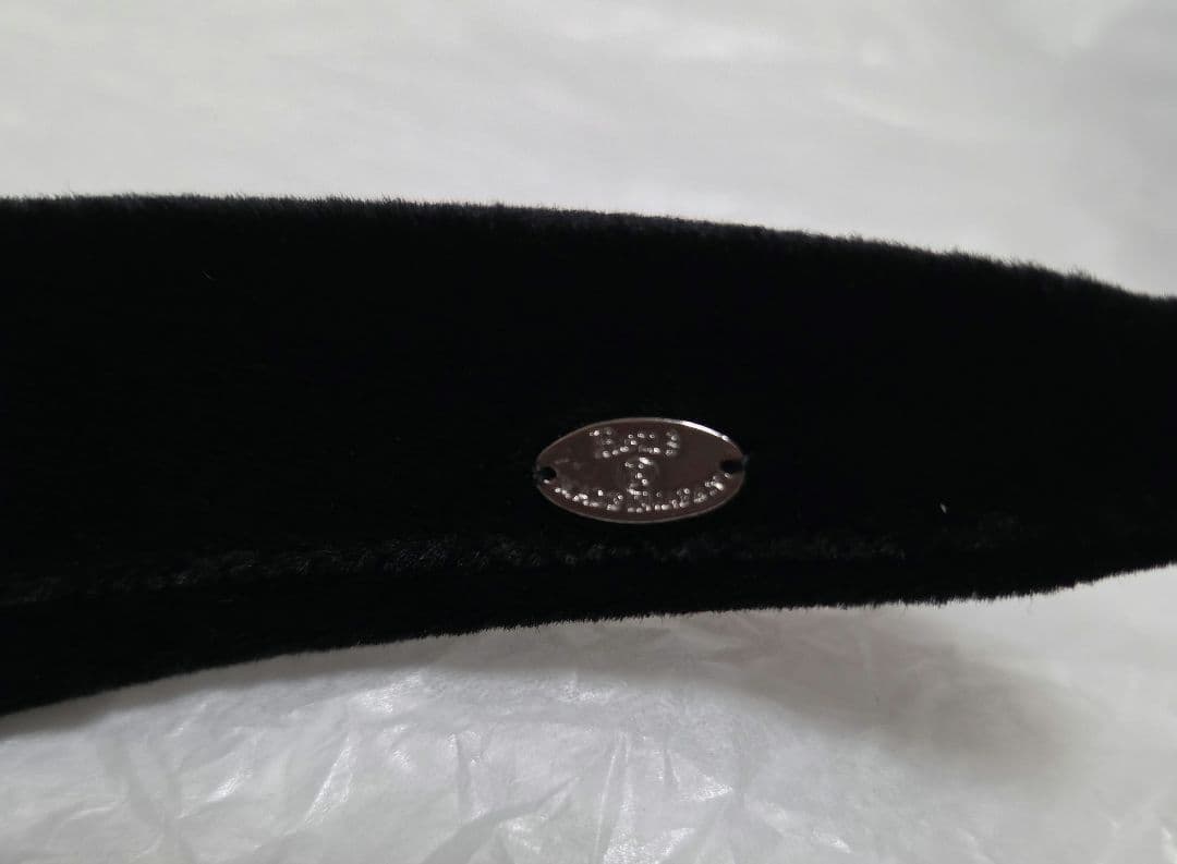 未使用品　Rene ルネ　パール付カチューシャ　黒