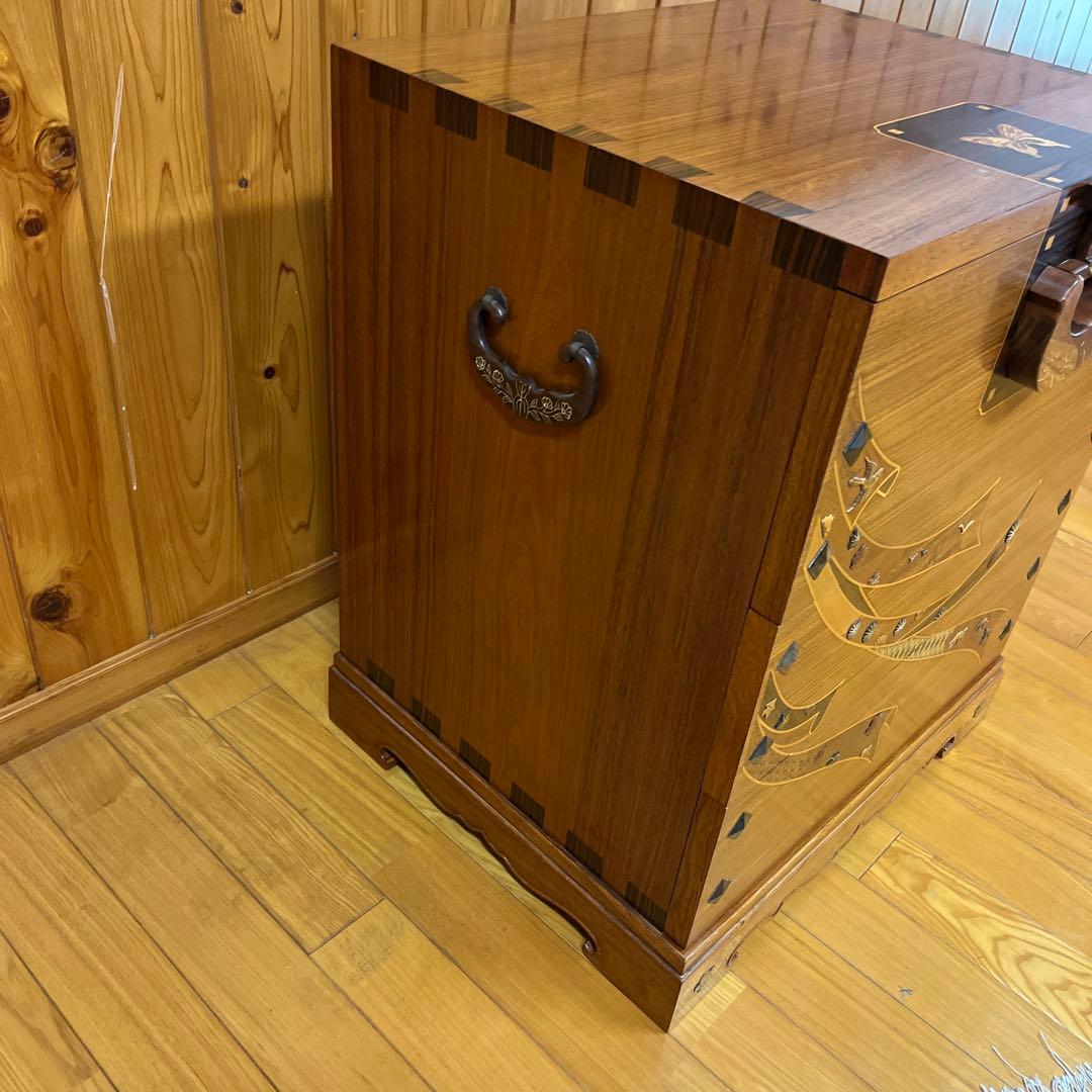 寄木箪笥　木象嵌　３段チェスト　サイドボード 整理箪笥　寄木細工　鍵付き　②