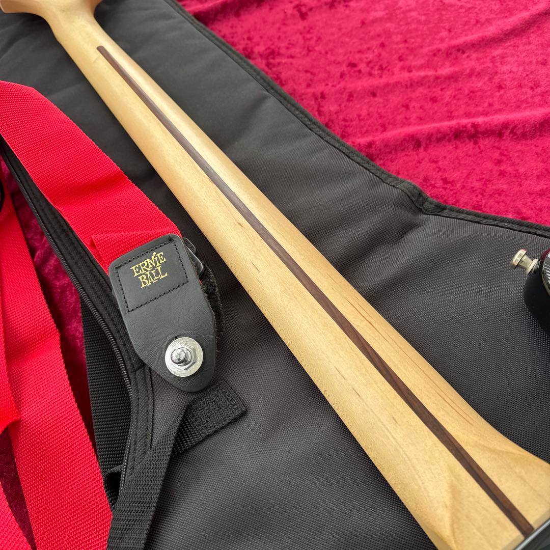 美品 メンテ済 Squier Pete Wentz Precision Bass