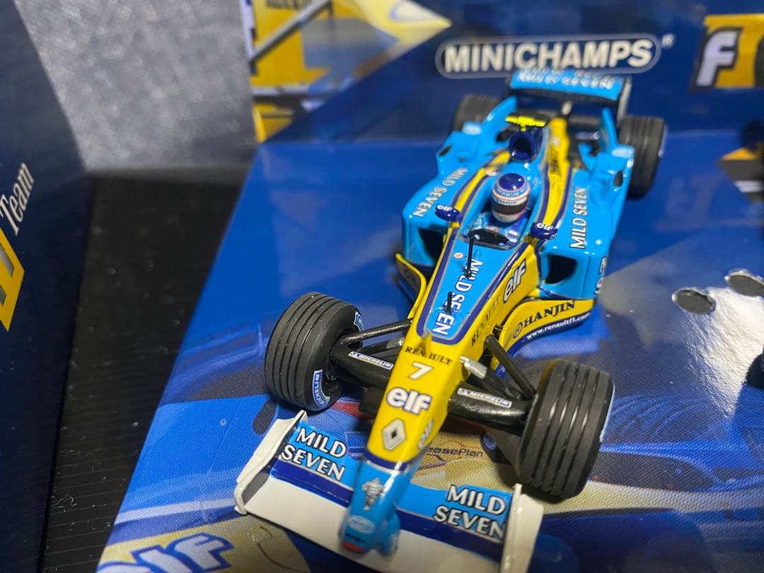 マイルドセブン ルノーRS23 #7 トゥルーリ #8 アロンソ2003