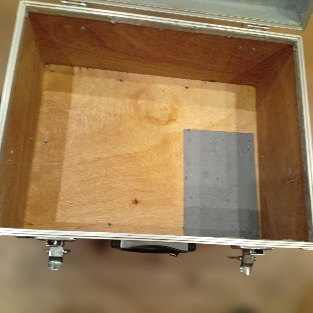 アルミ製セキュリティケース 鍵付き