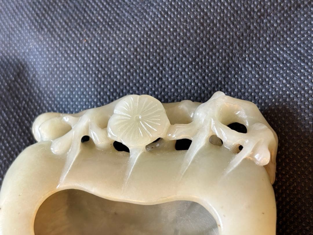 中国古美術品　清の時代　和田青白玉 砡　梅文筆洗　蘇工　172g