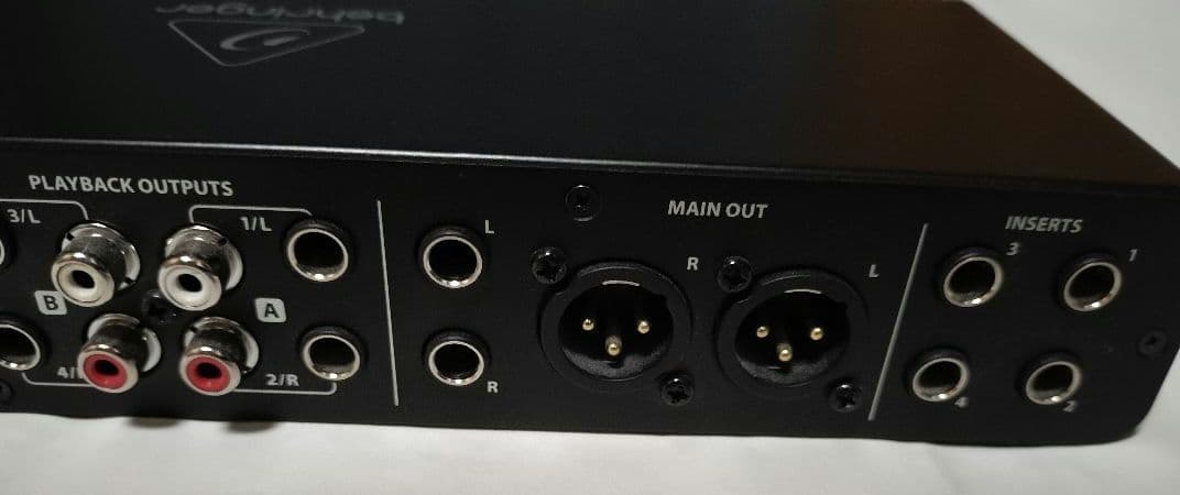 BEHRINGER　オーディオインターフェース UMC404HD　ベリンガー