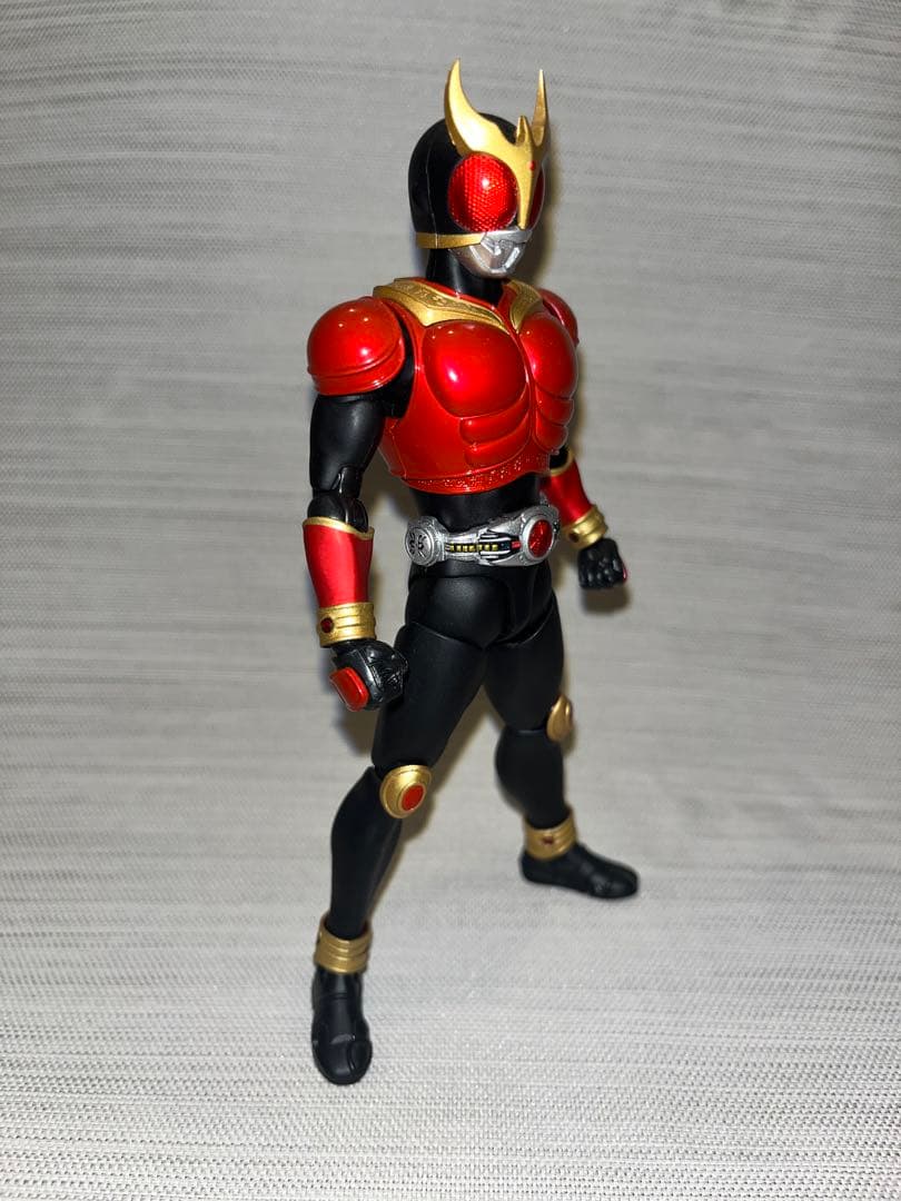 S.H.Figuarts 真骨彫製法　仮面ライダークウガ マイティフォーム