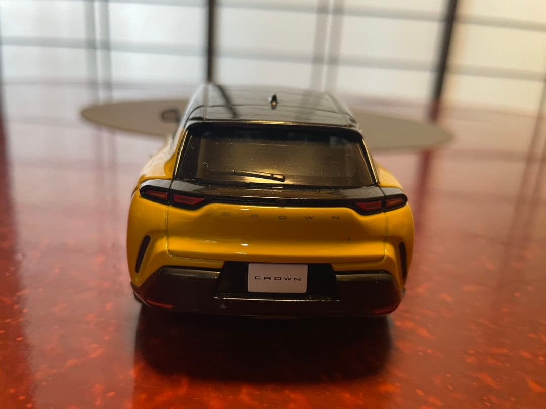 クラウンスポーツ色見本1/30ミニカー