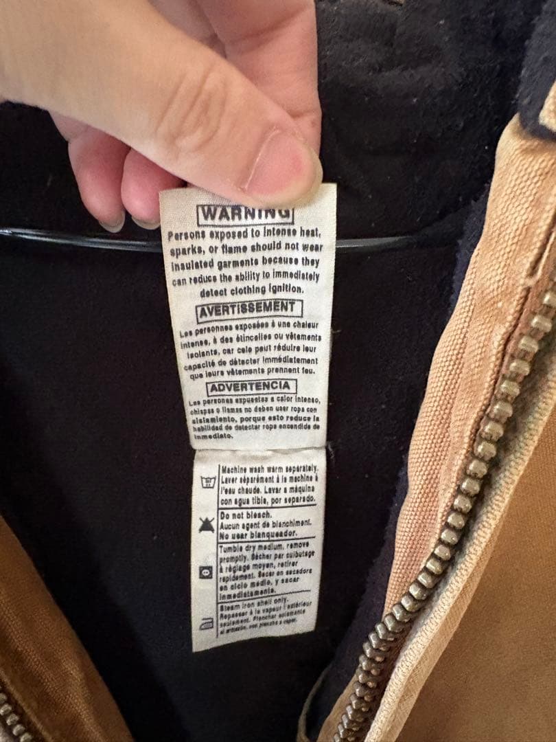 Carhartt フード付きボンバージャケット