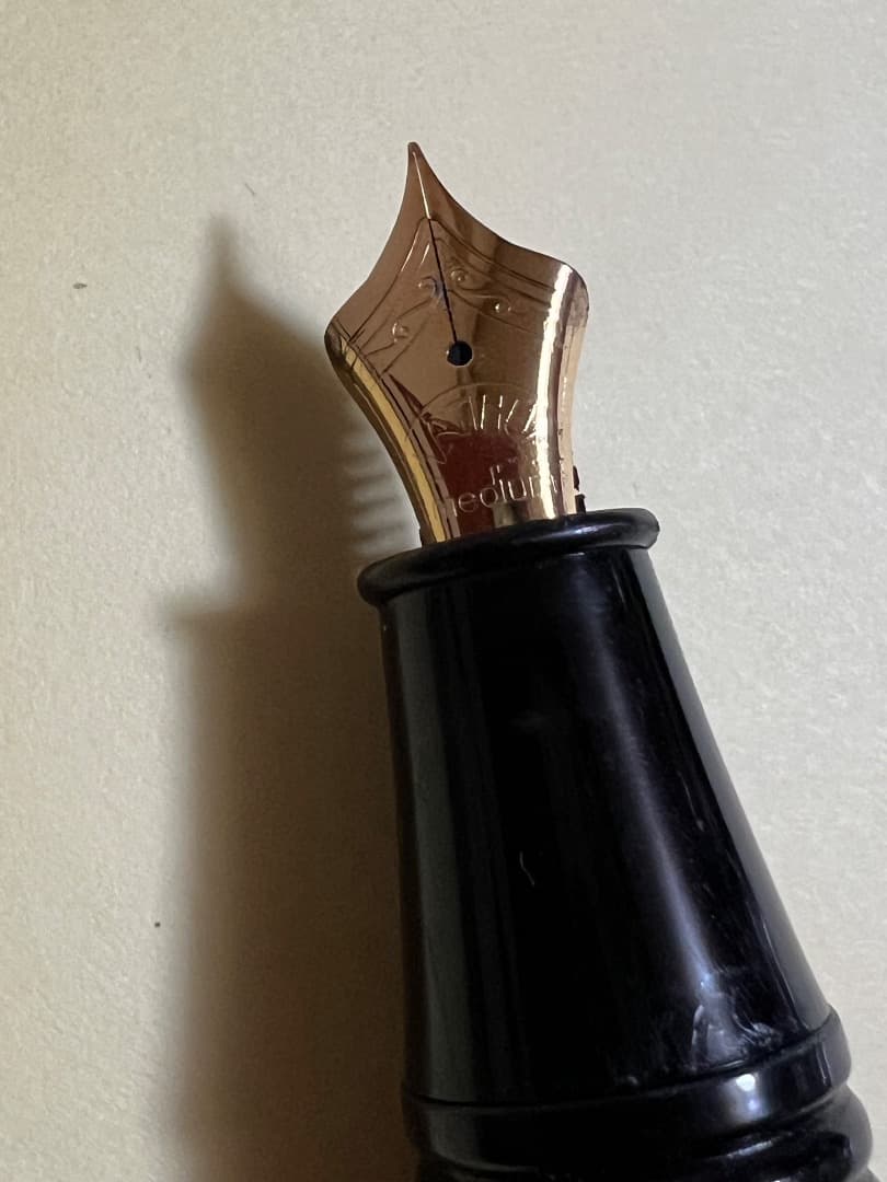 Glamour 万年筆 黒 金メッキペン先