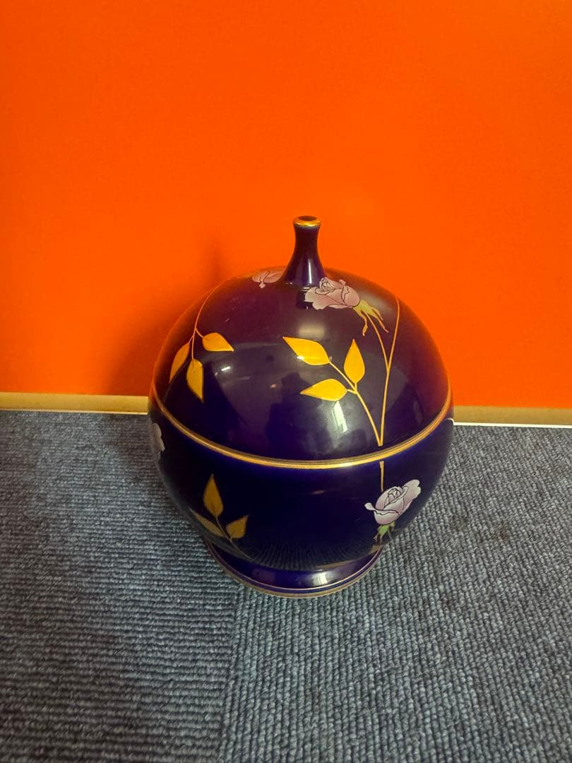 1752 香蘭社　瑠璃薔薇　キャンディーポット　金彩