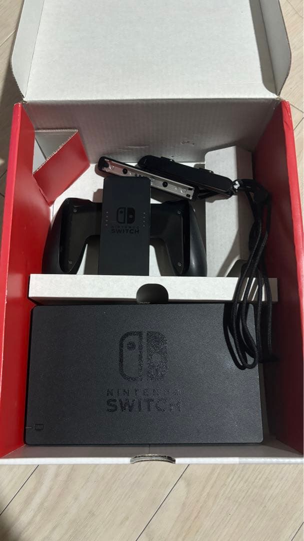 Nintendo Switch 青と赤のジョイコン付き