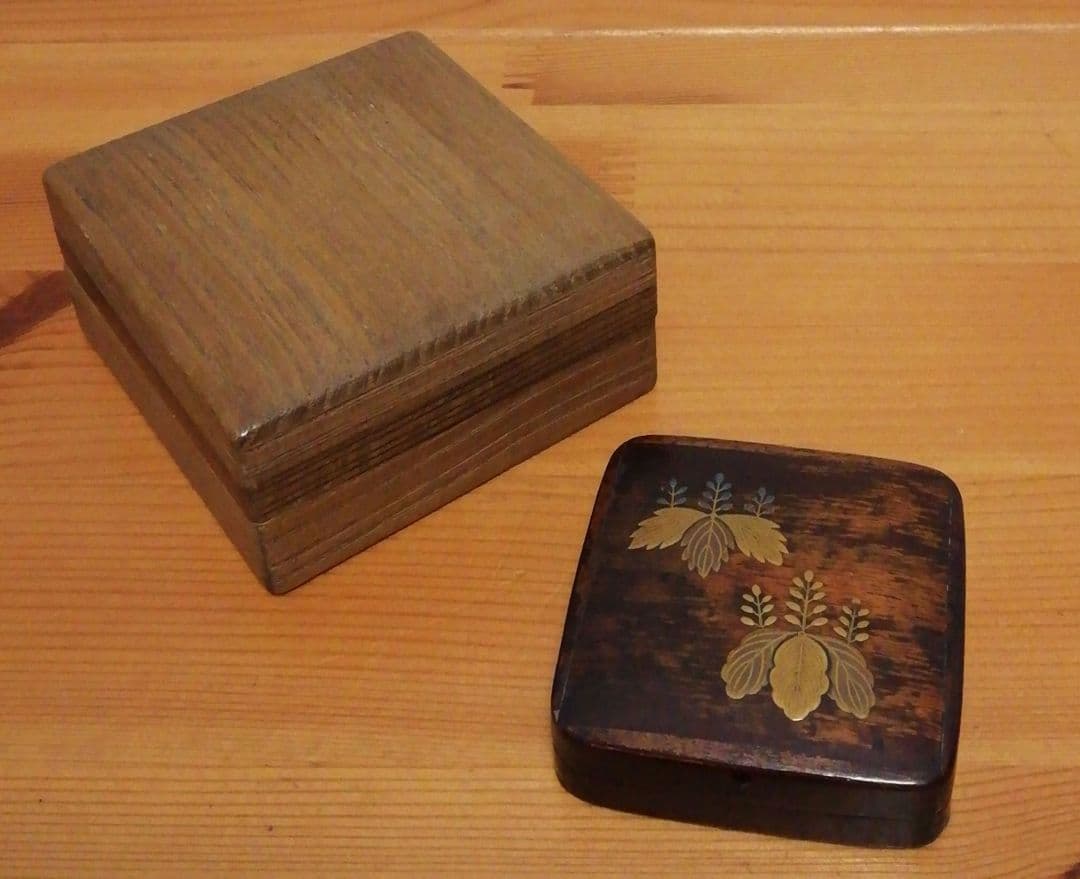 玉泉作　蒔絵　高台寺　波車　香合　時代箱付　茶道具