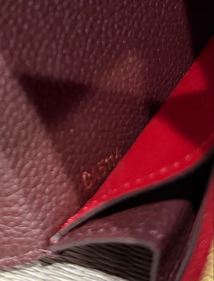 Louis Vuitton 二つ折り財布 赤