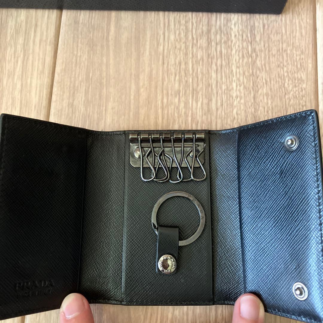 プラダ　キーケース