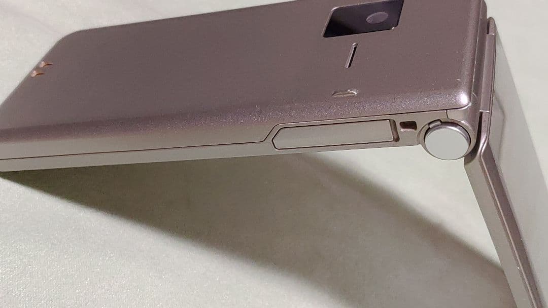 docomo arrows F-41C ゴールド 美品