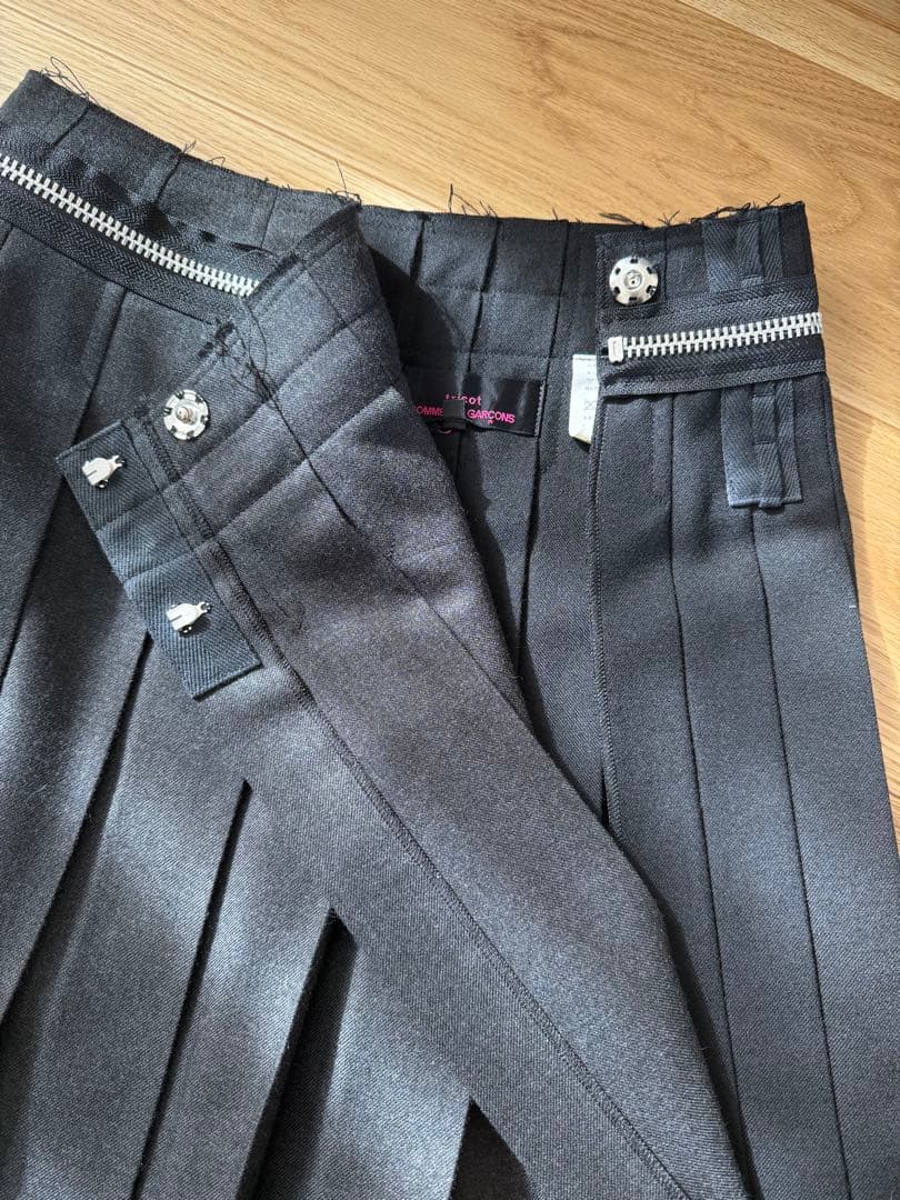 tricot COMME des GARÇONSプリーツスカート