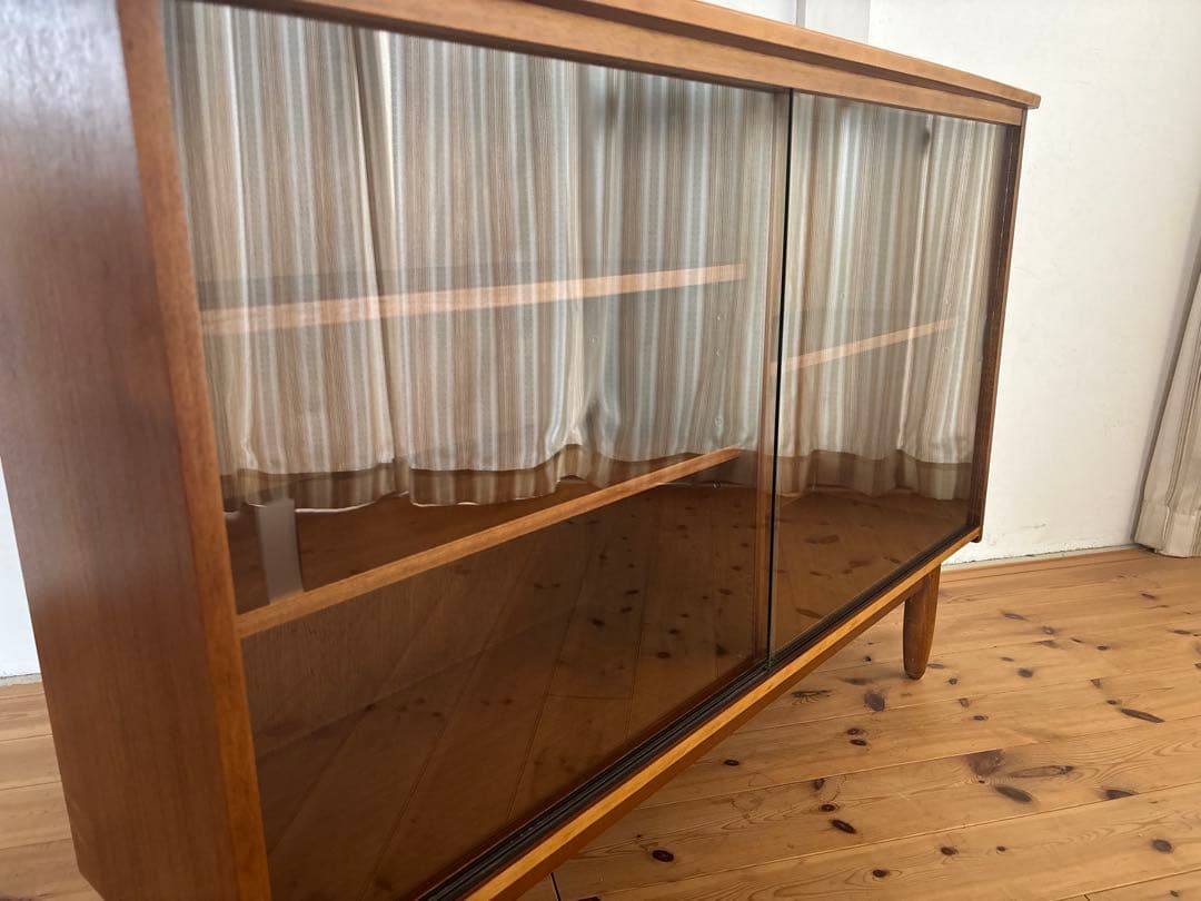 北欧ヴィンテージ　チーク　ガラスキャビネット