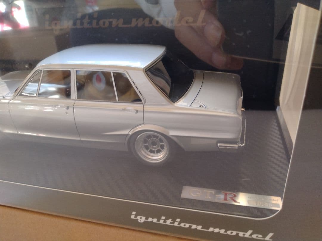 1/18 ニッサン スカイライン 2000 GT-R PGC10 シルバー