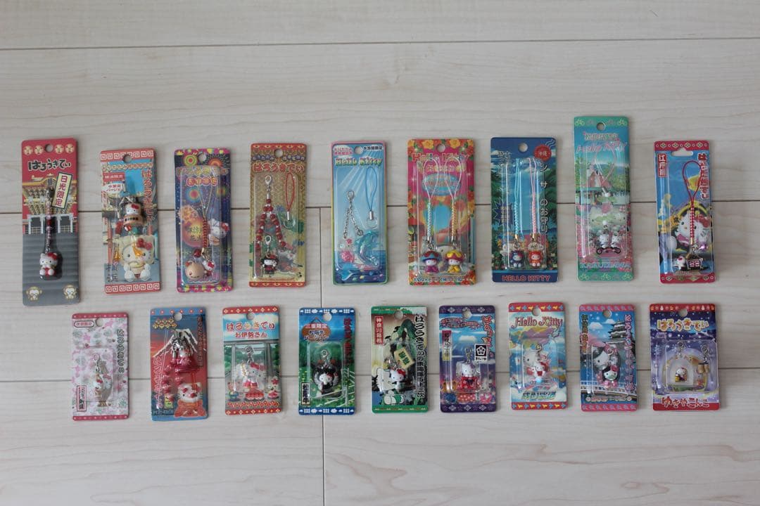 再値下げ！ご当地ハローキティ　キャラクターグッズ ストラップ18個セット　未開封