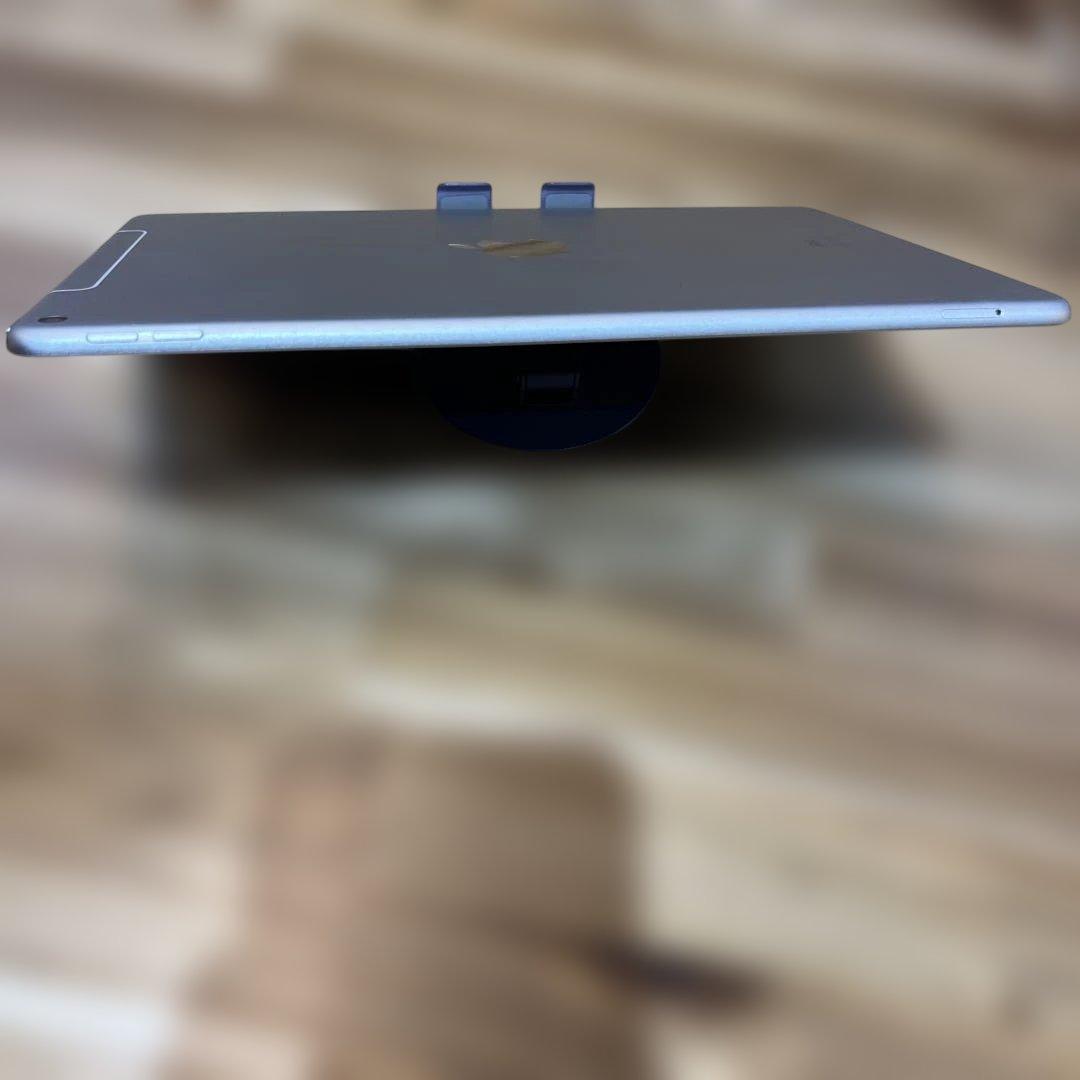 K1552 SIMフリー　iPad Air3 64GB