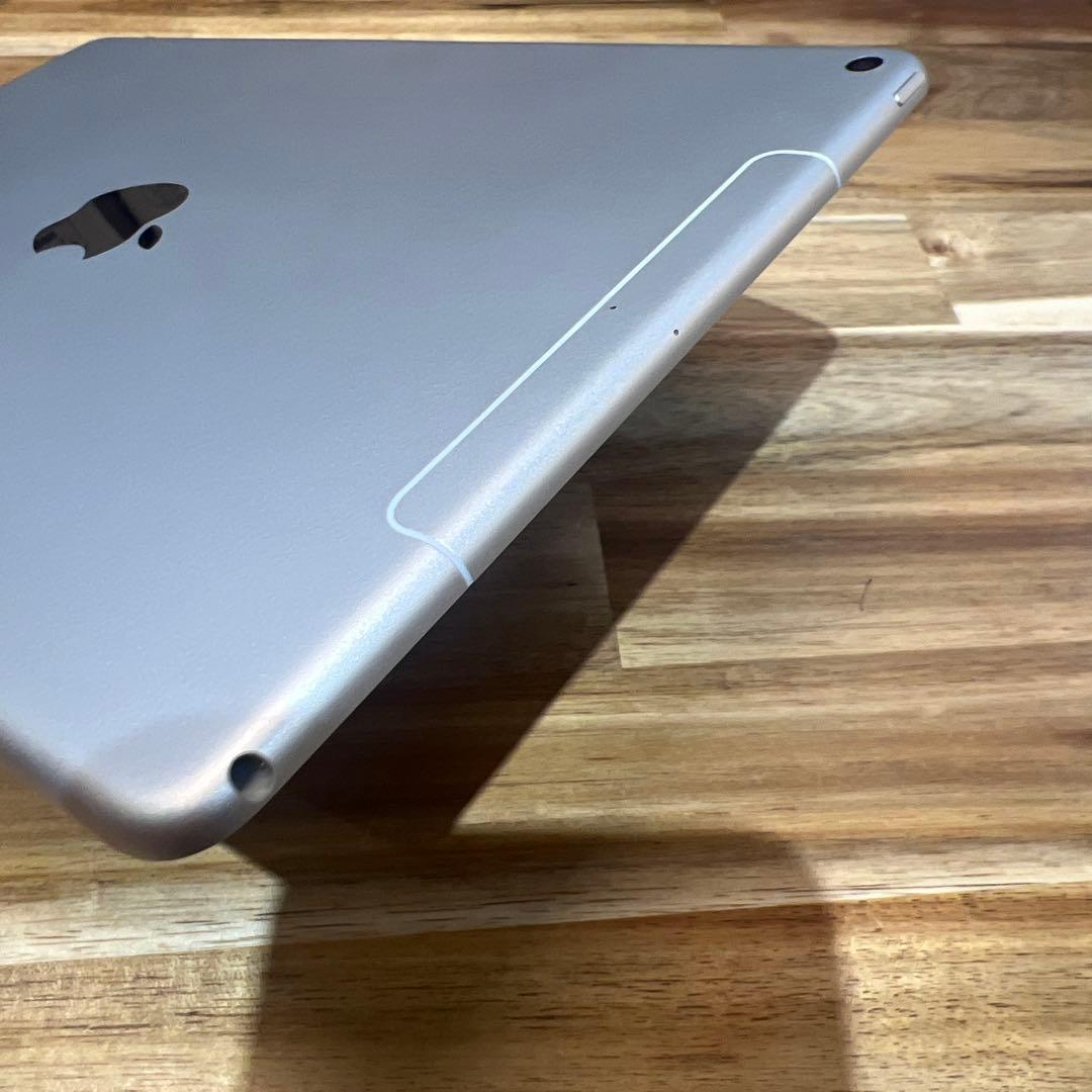 K1552 SIMフリー　iPad Air3 64GB