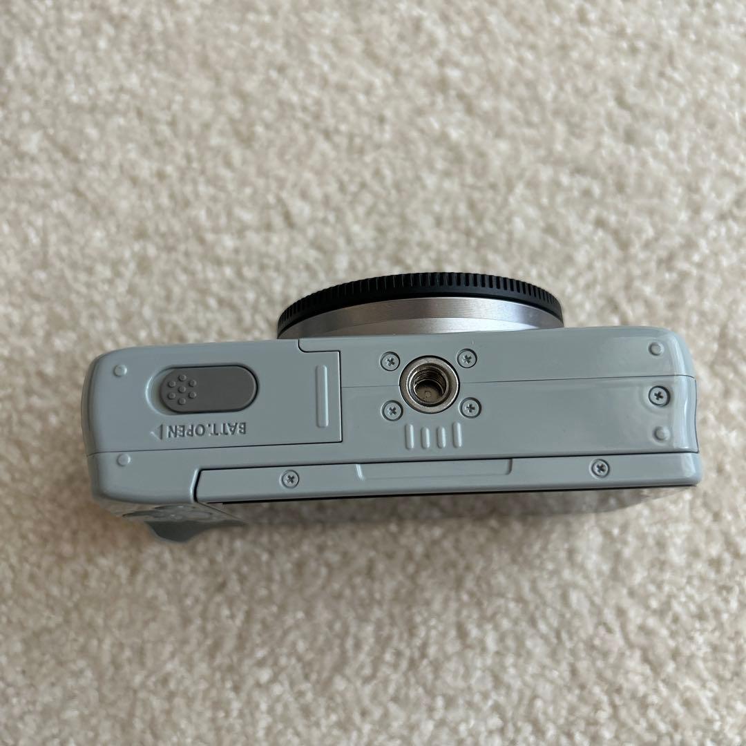 Canon EOS M10 ミラーレスカメラ グレー　ダブルズームキット