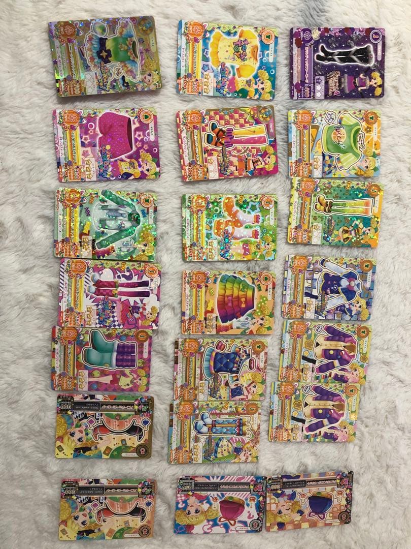 ★バインダー3つ➕アイカツカード約300枚★