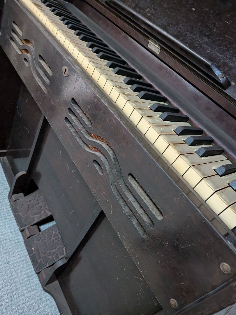 タイガー　ヤマハ足踏みオルガン　イス付き　Vintage(⁠•̀⁠ᴗ⁠-⁠)⁠✧