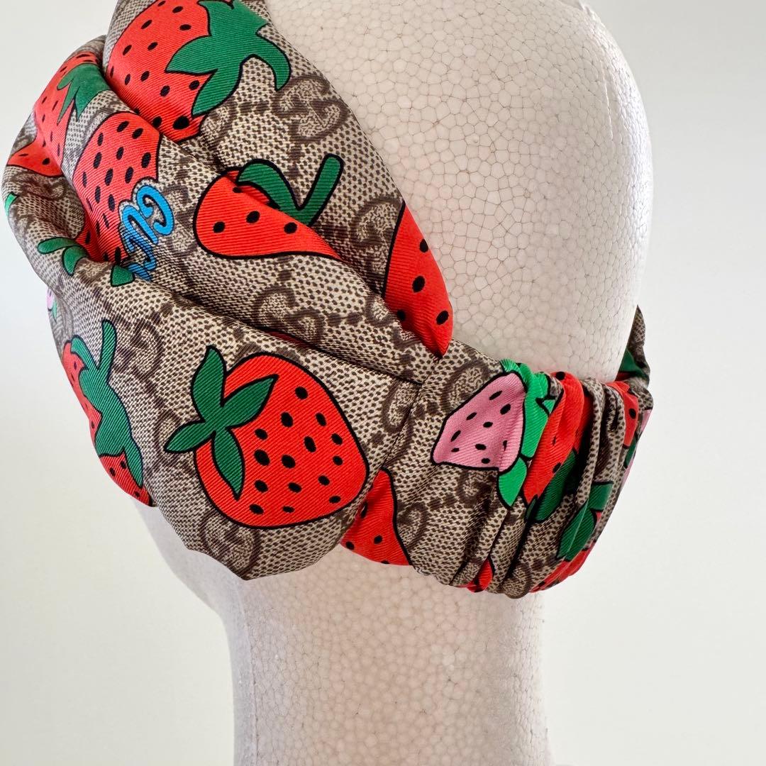 【超美品】 GUCCI イチゴ柄 ヘアバンド