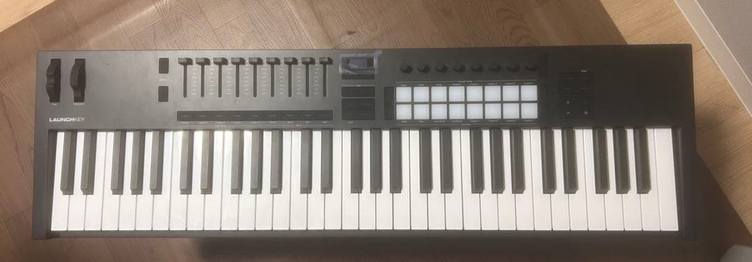 Novation/Launchkey 61 Mk4 MIDIキーボード 61鍵