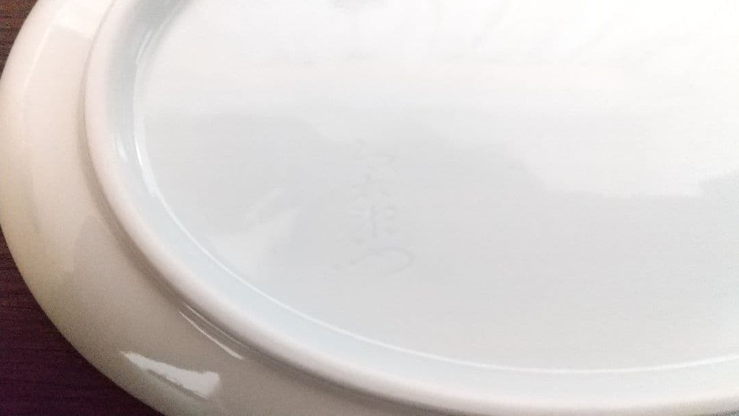 十四代 今泉今右衛門 色絵薄墨墨はじき雪文皿 本人作