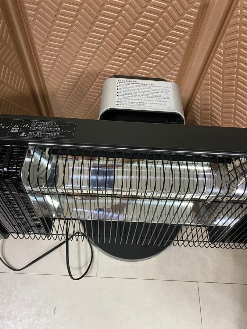 ダイキン セラムヒート ERFT11WS-H 遠赤外線暖房機　2019年製