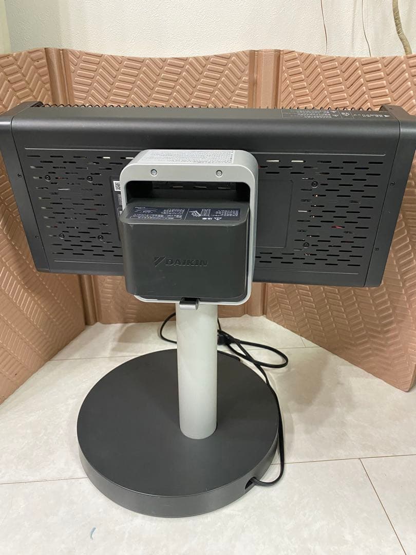 ダイキン セラムヒート ERFT11WS-H 遠赤外線暖房機　2019年製