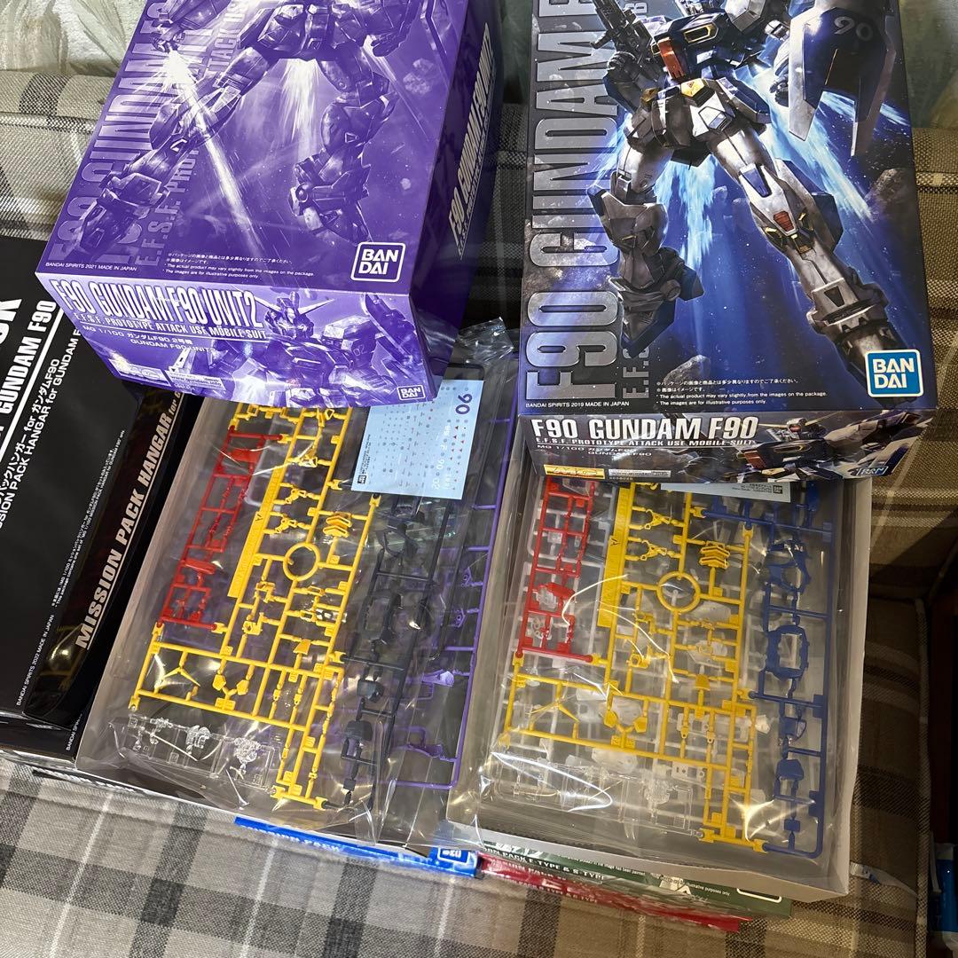 新品未開封　MGガンダムF90＆ミッションパック7点セット＆専用ハンガー7個