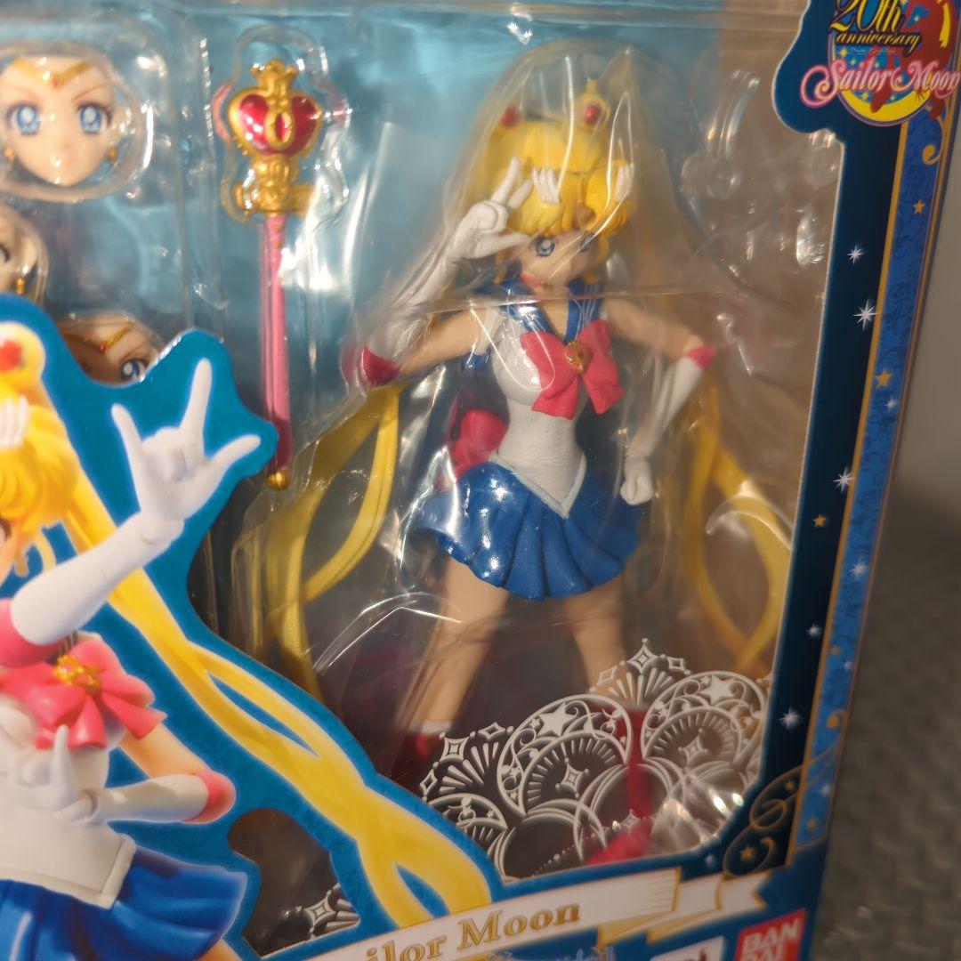 【未開封品】S.H.フィギュアーツ セーラームーン クリスタル フィギュア