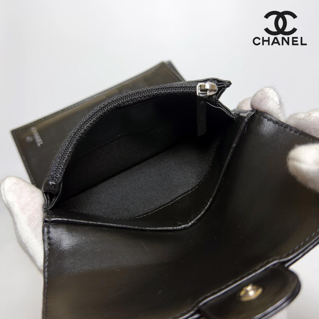 正規品　シャネル　マトラッセ　シルバー金具　ミディアム　フラップ三つ折り財布