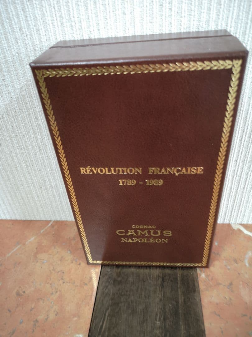 CAMUS Napoleonブック型ブランデー750ml未開栓専用ケース入り