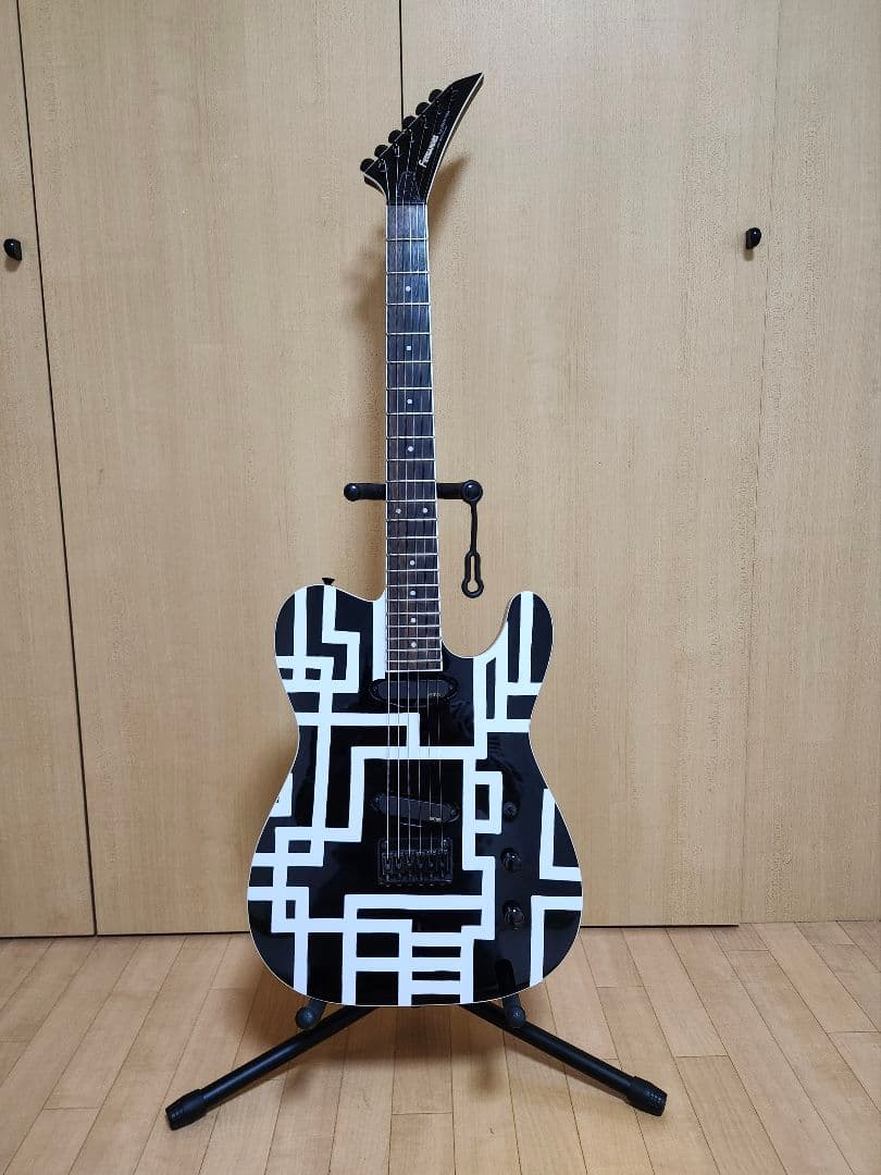 フェルナンデス　FERNANDES　TEJ