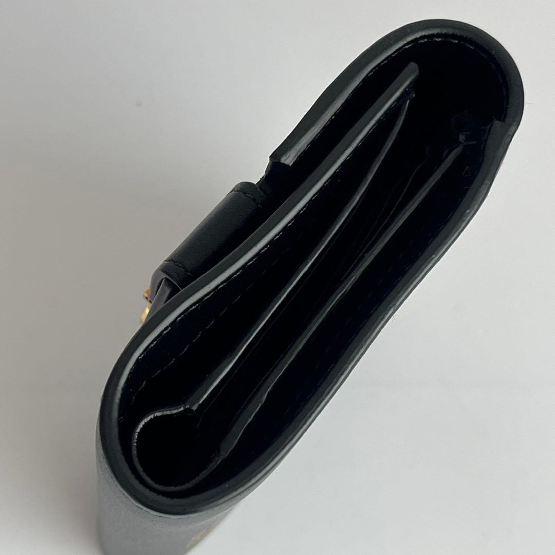 ✨未使用保管✨　VERSACE 折り財布　財布　メデューサ　黒　レザー