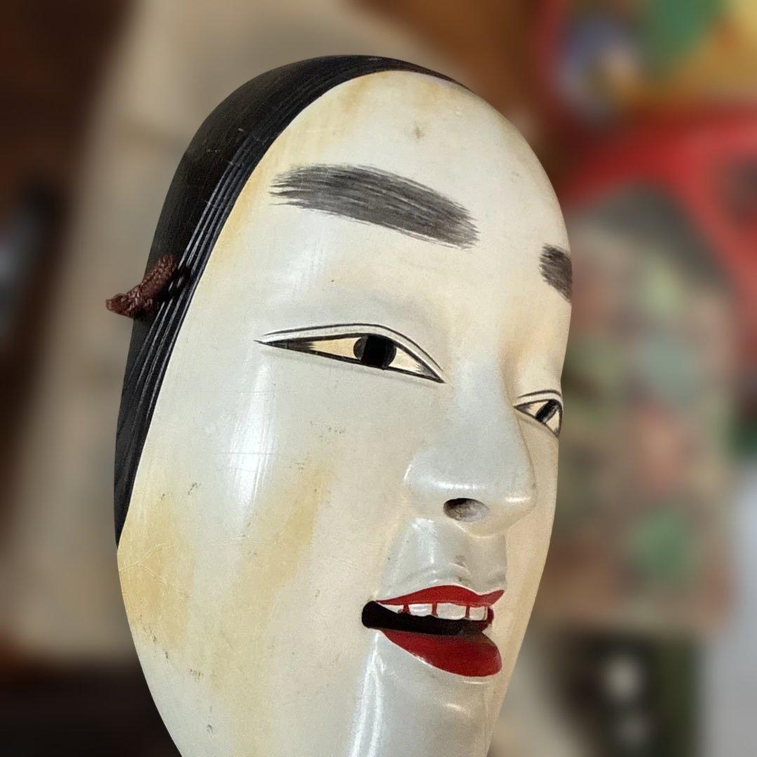 木製お面 表情豊か