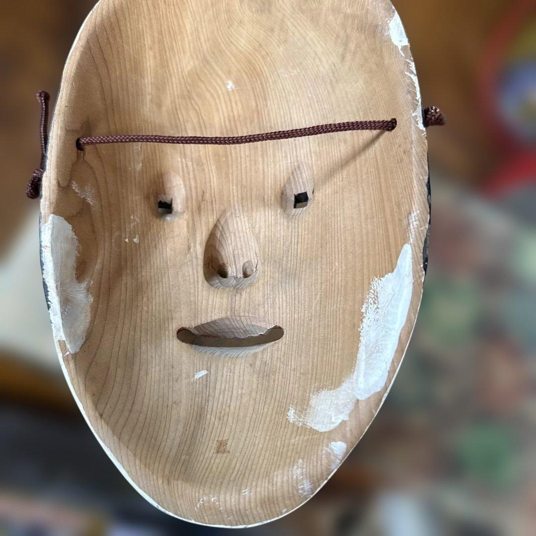 木製お面 表情豊か