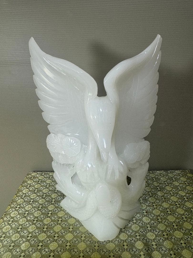 2457 天然石　鷲　置物　彫り