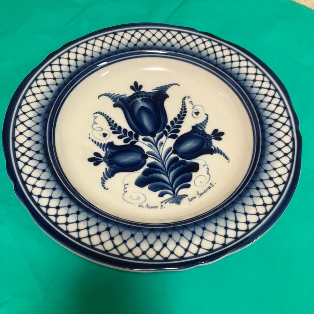 ロシア　グジェリ焼 青い花装飾の皿 約28cm