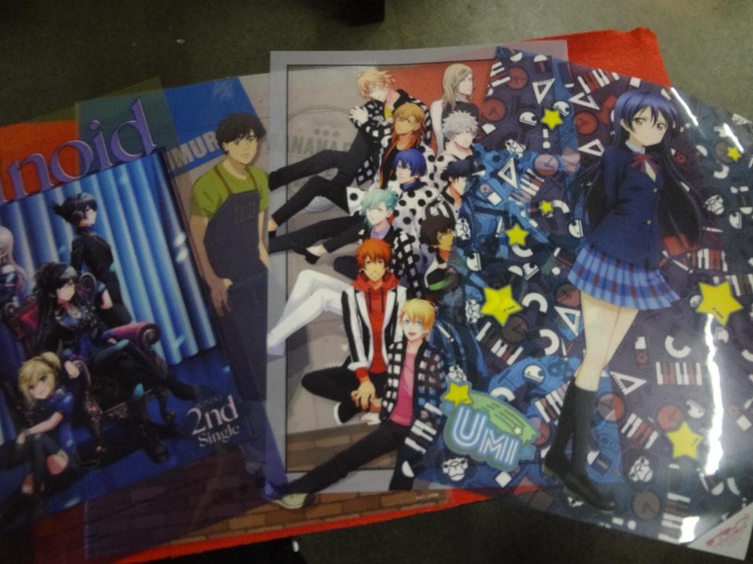 アニメキャラクター　クリアフィルムポスター１００枚まとめてセット