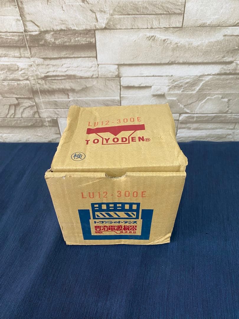 TOYOZUMI トヨズミ　LU12-300E トランス