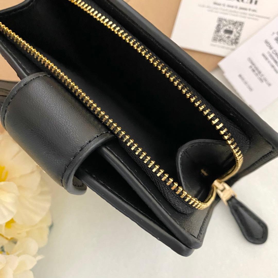 新品　正規品☆COACH コーチ　折り財布　カーキ レザー 二つ折り財布