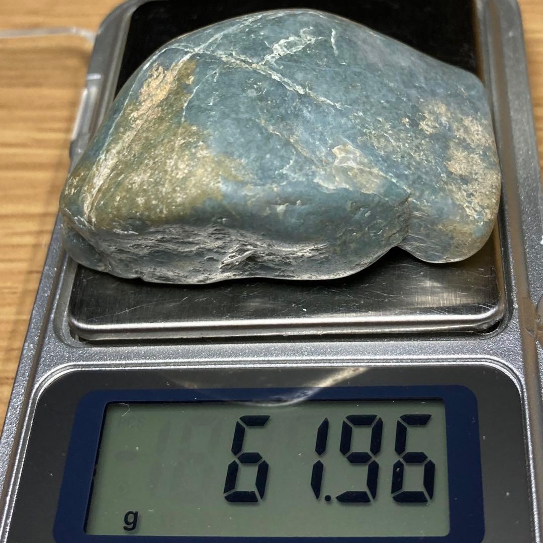 糸魚川翡翠　青翡翠　翡翠輝石　原石　61.9ｇ