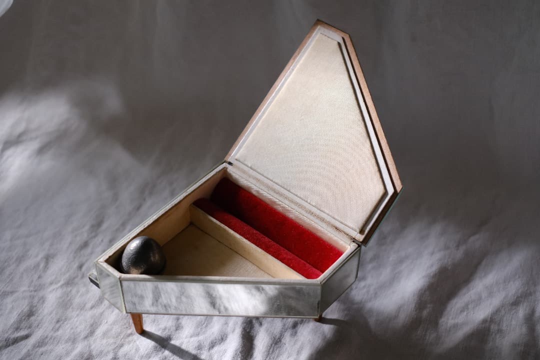 フランスアンティーク｜ガラス張りのジュエリーケース